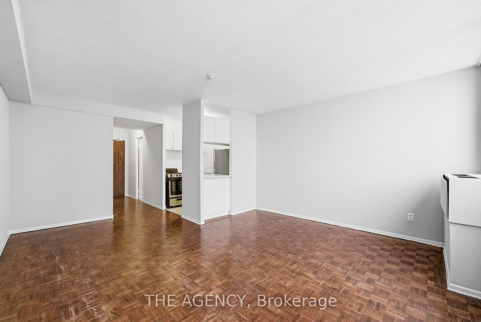 #2520B - 2360 Dundas Street W