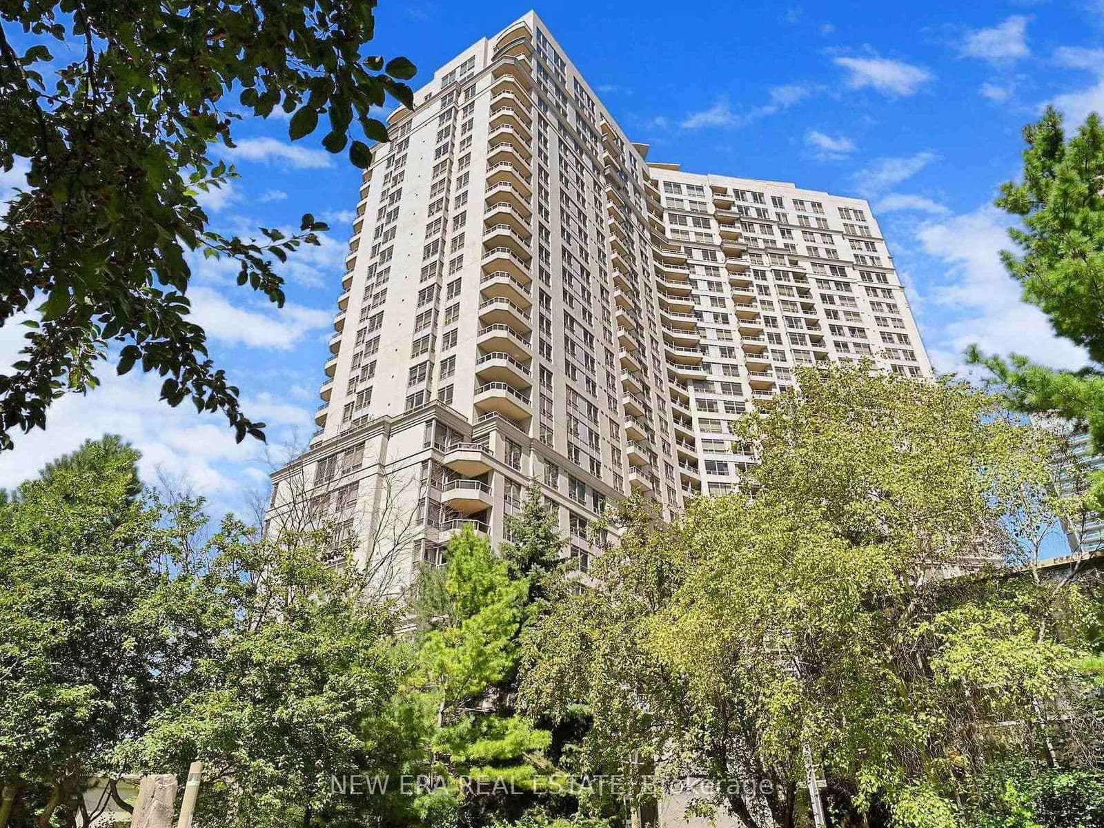 #923 - 3888 Duke Of York Boulevard