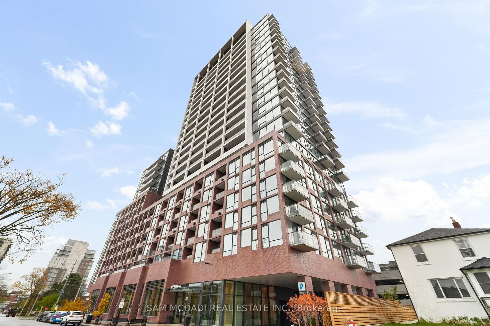 #813 - 28 Ann Street