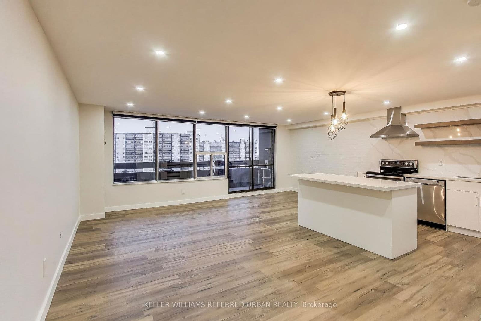 #1215 - 11 Wincott Drive