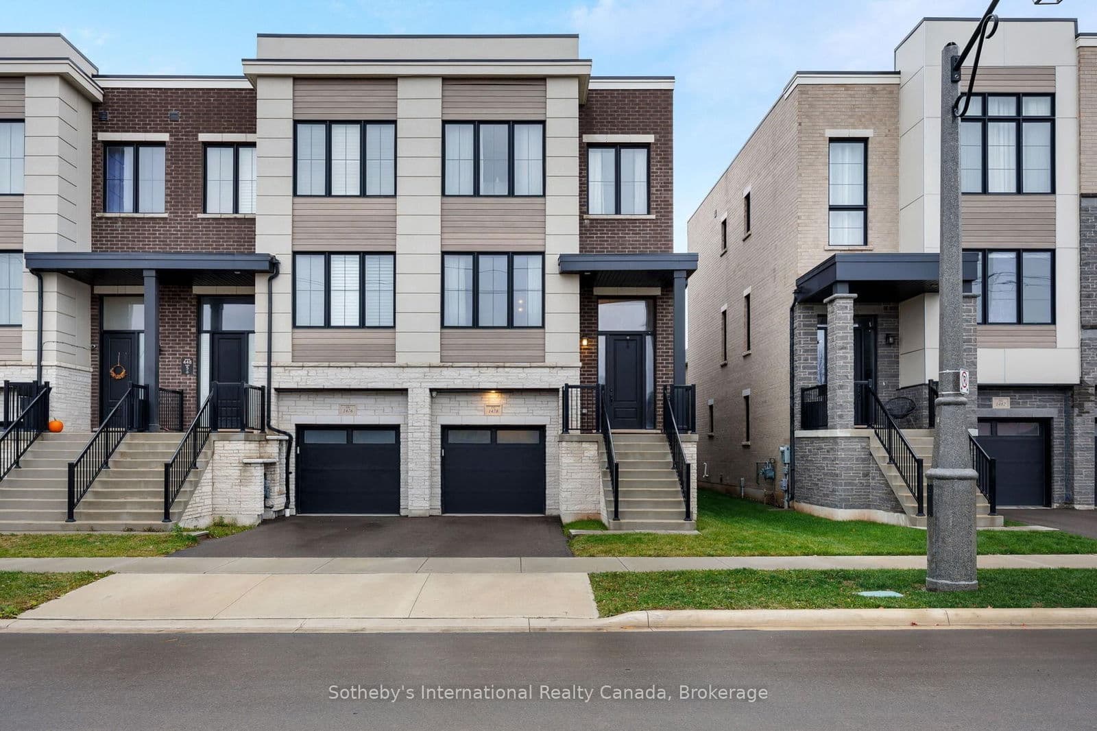 1478 Yellow Rose Circle