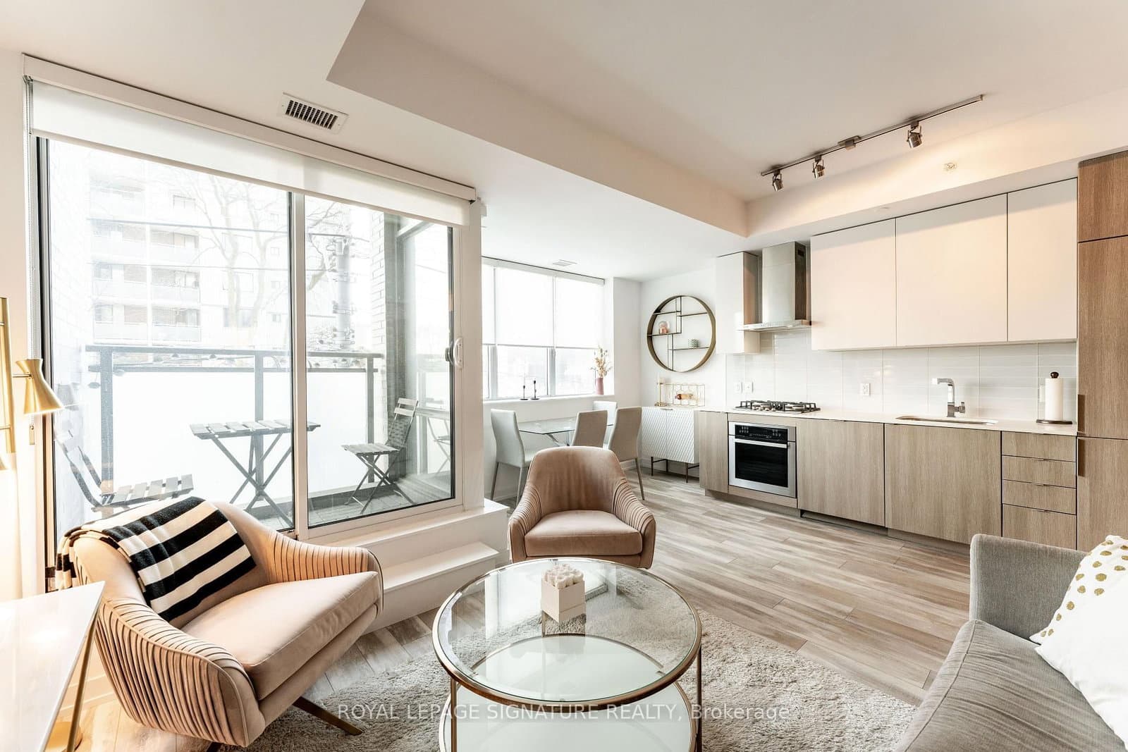 #219 - 38 Howard Park Avenue