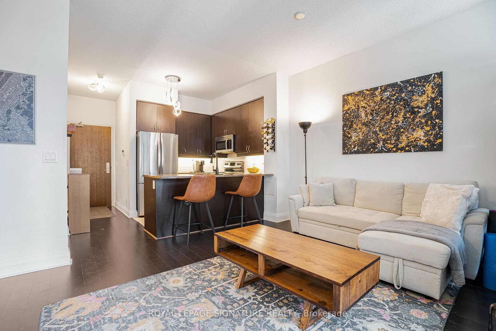 #527 - 1185 The Queensway