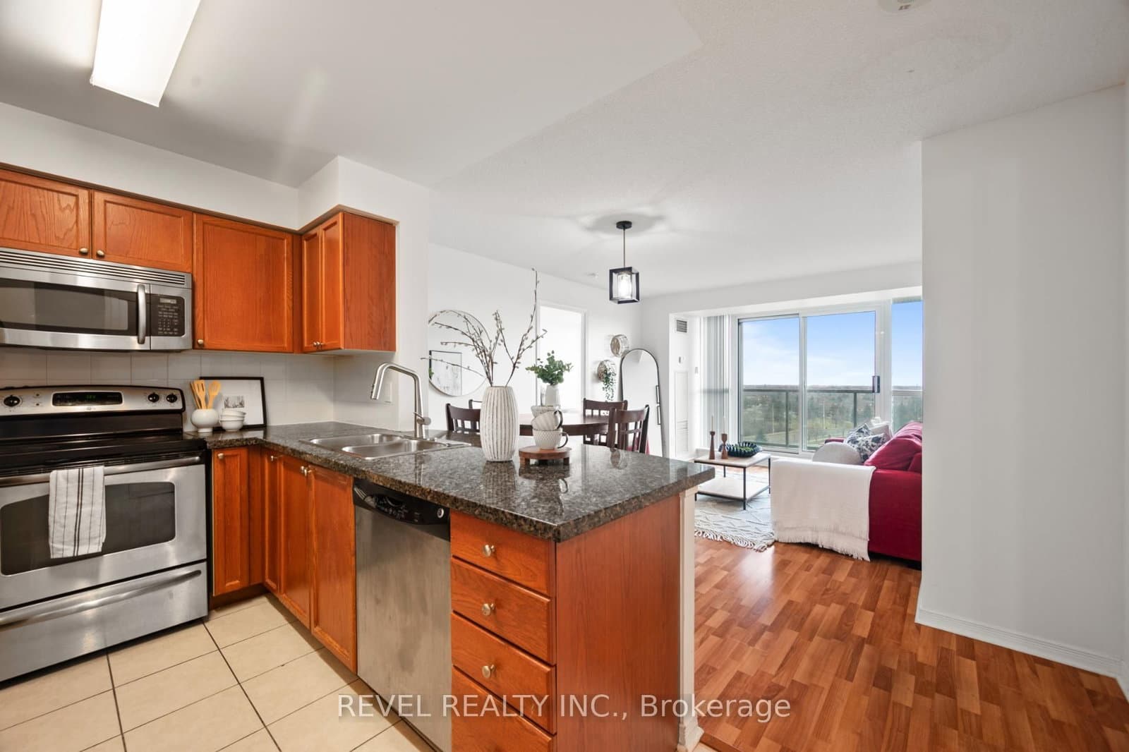 #1005 - 4850 Glen Erin Drive