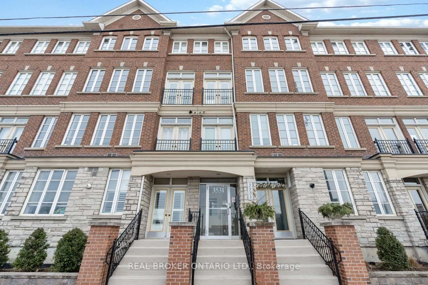 3531 Lakeshore Boulevard W, Unit 209