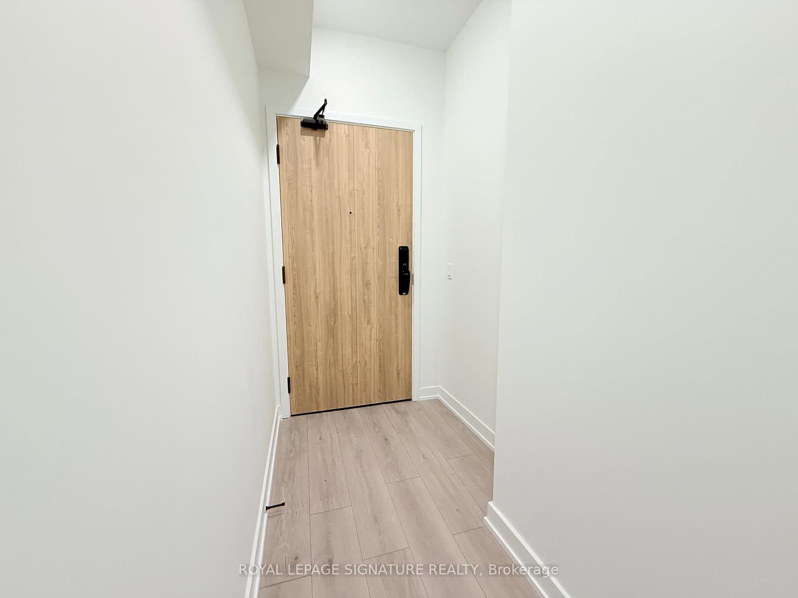 1 Fairview Road E, Unit 405