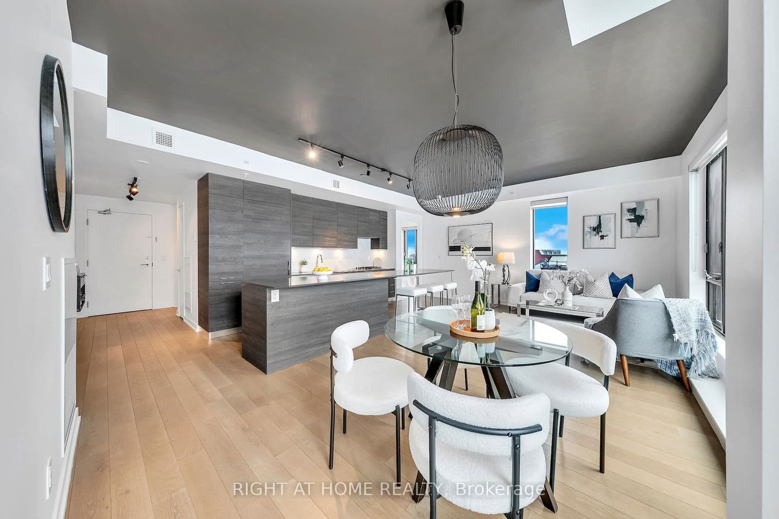 #613 - 530 Indian Grove