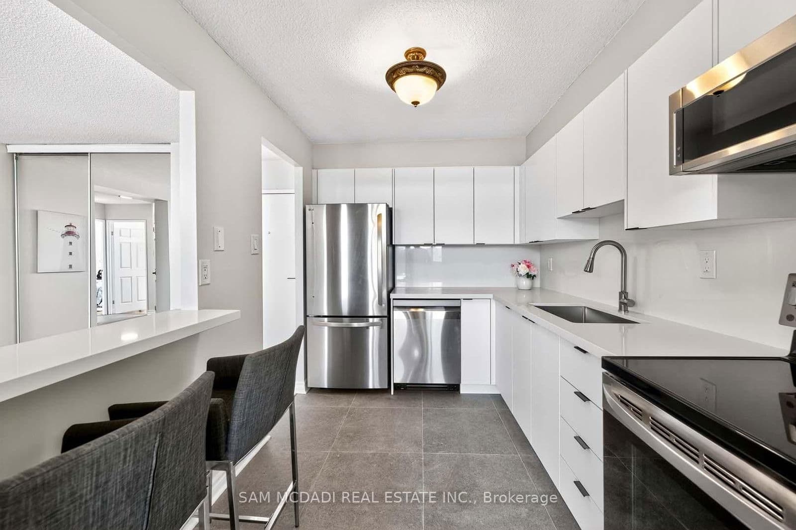 #407 - 3501 Glen Erin Drive