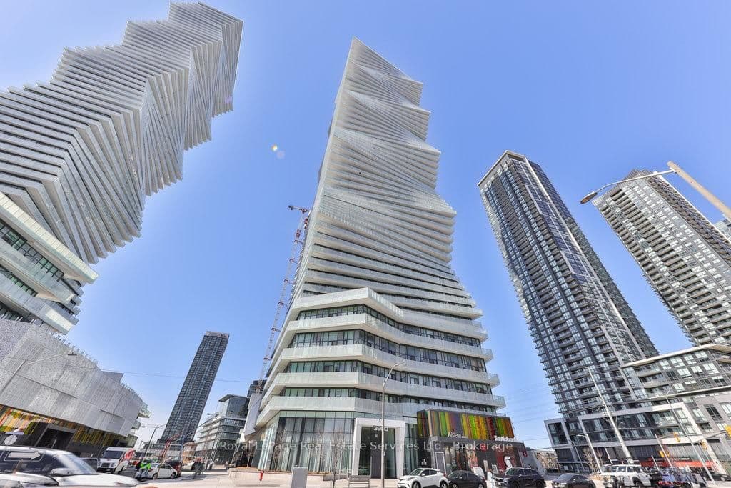 #6005 - 3900 Confederation Parkway