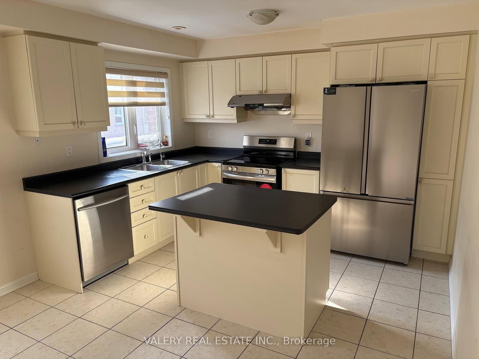 27 Ariel Road, Unit Main