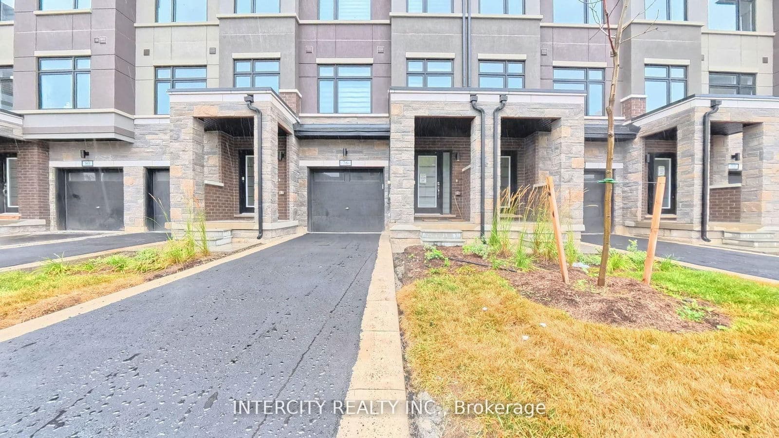 76 Fieldridge Crescent