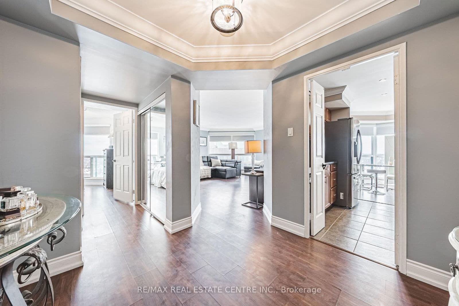 #Ph1904 - 2155 Burnhamthorpe Road W