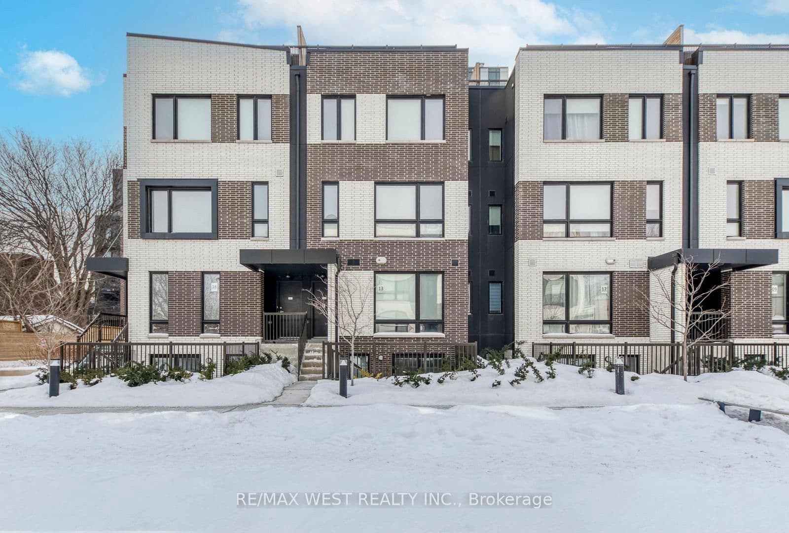 10 Ed Clark Gardens Boulevard, Unit 13