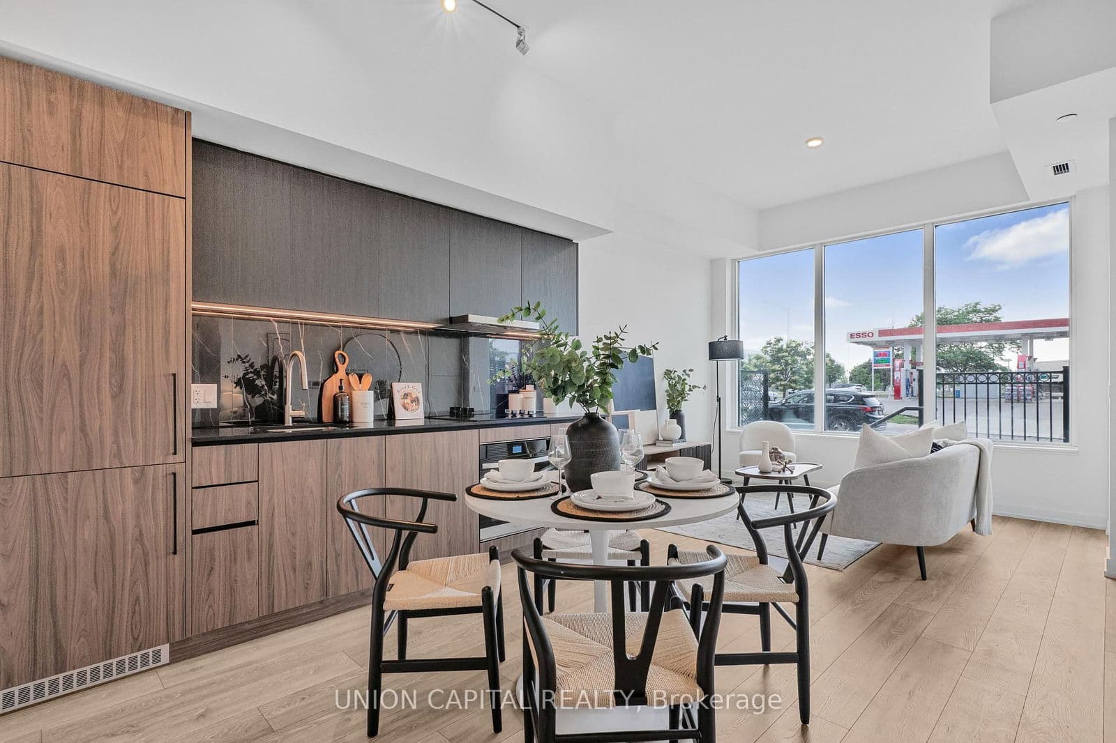 #121 - 1100 Sheppard Avenue W