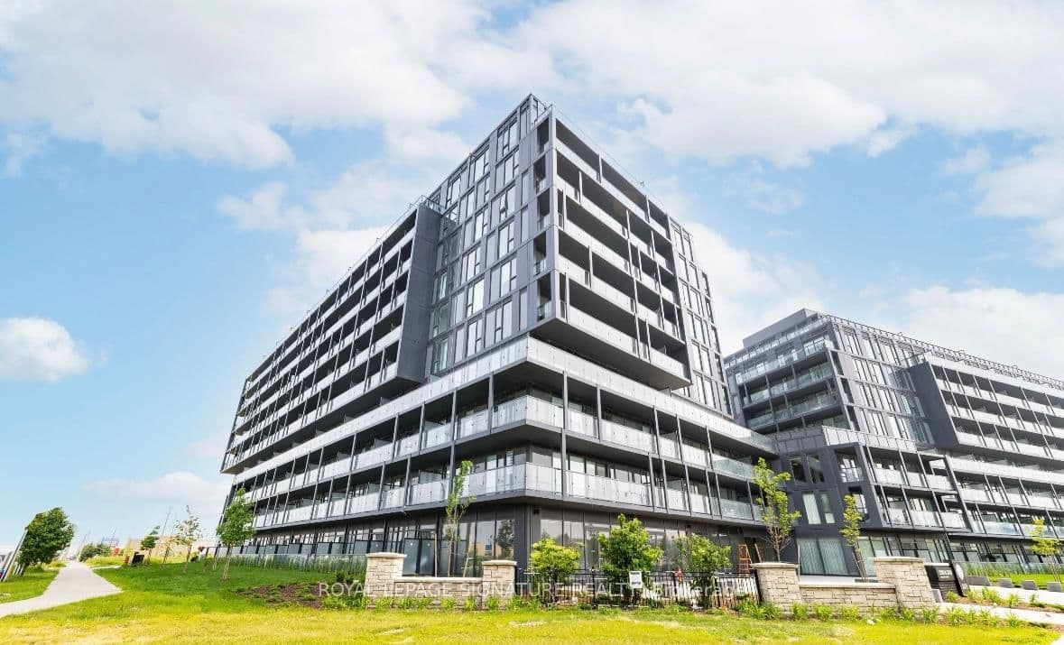 #B404 - 3200 Dakota Common