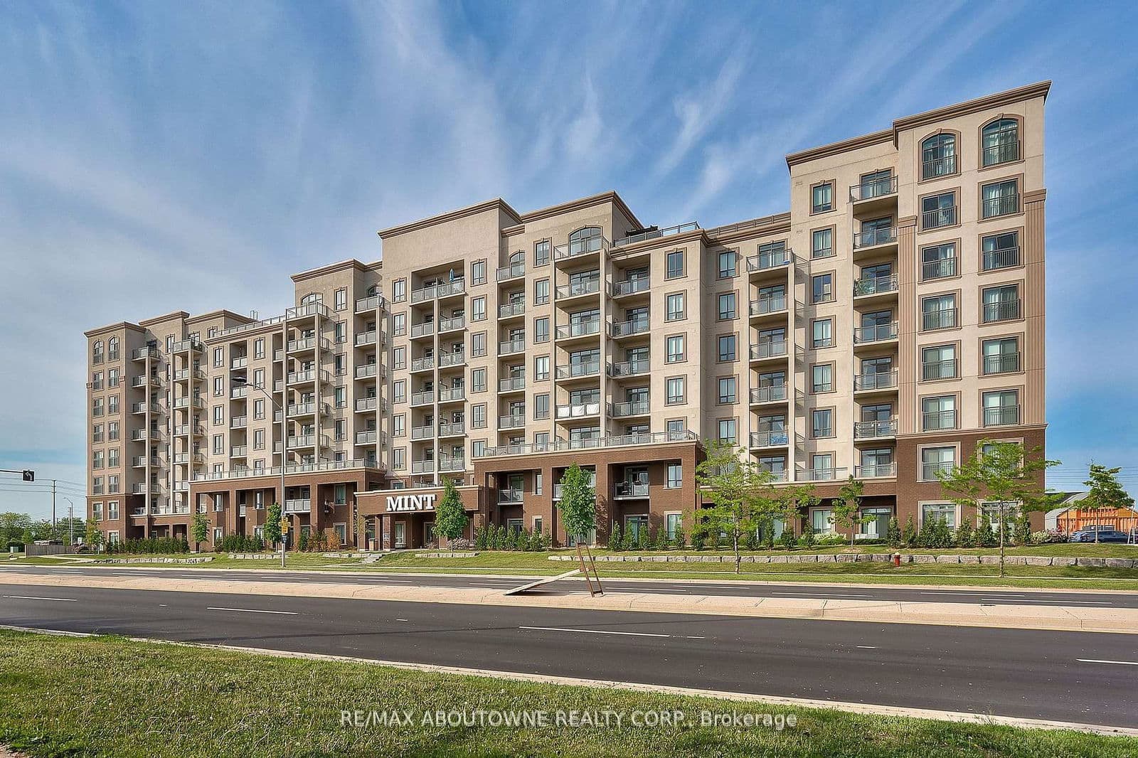 #306 - 2490 Old Bronte Road