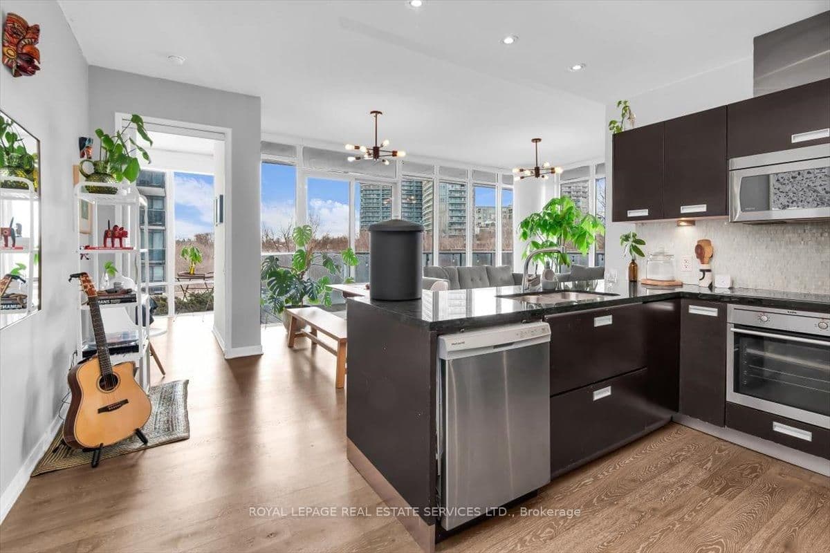 #316 - 90 Park Lawn Road