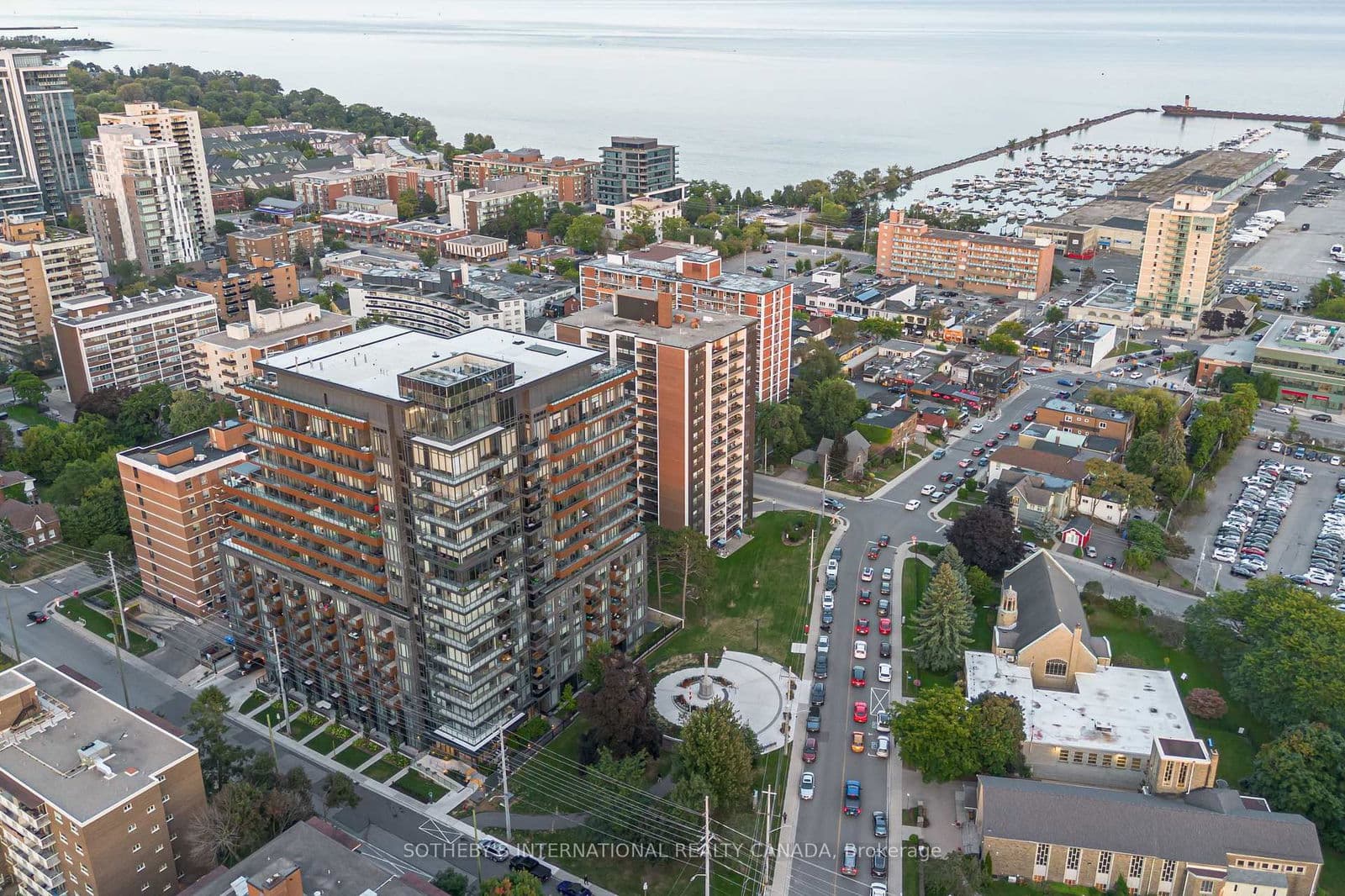 #707 - 21 Park Street E