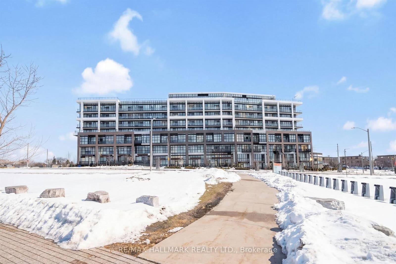 #621 - 60 George Butchart Drive
