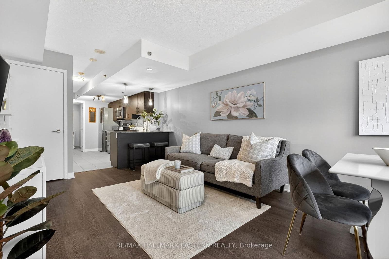 #Th3 - 11 Superior Avenue