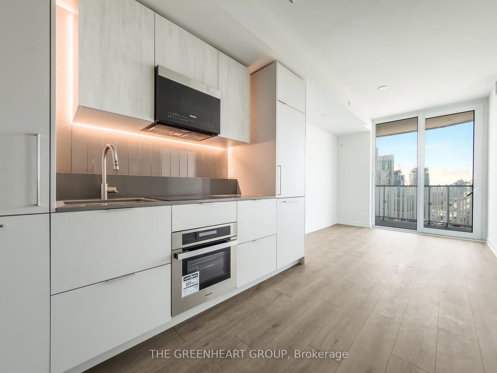 1 Fairview Road E, Unit 2105