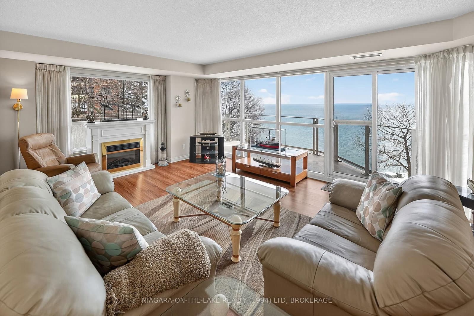 #304 - 2190 Lakeshore Road