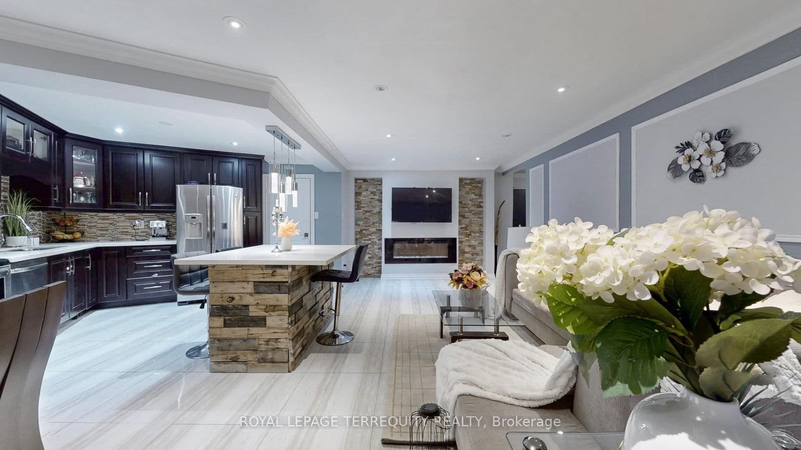 #1616 - 451 The West Mall