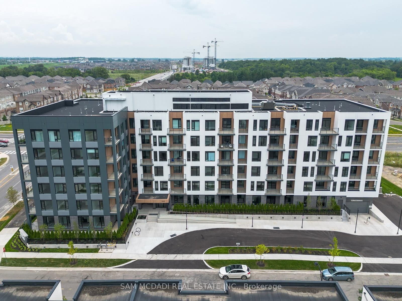 #308 - 1440 Clarriage Court