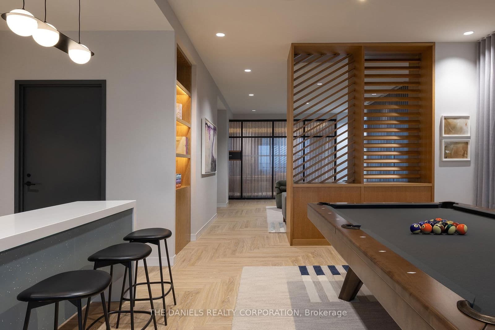 #907 - 2495 Eglinton Avenue W