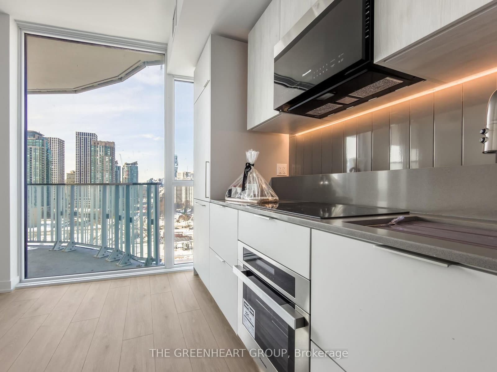 1 Fairview Road E, Unit 1508