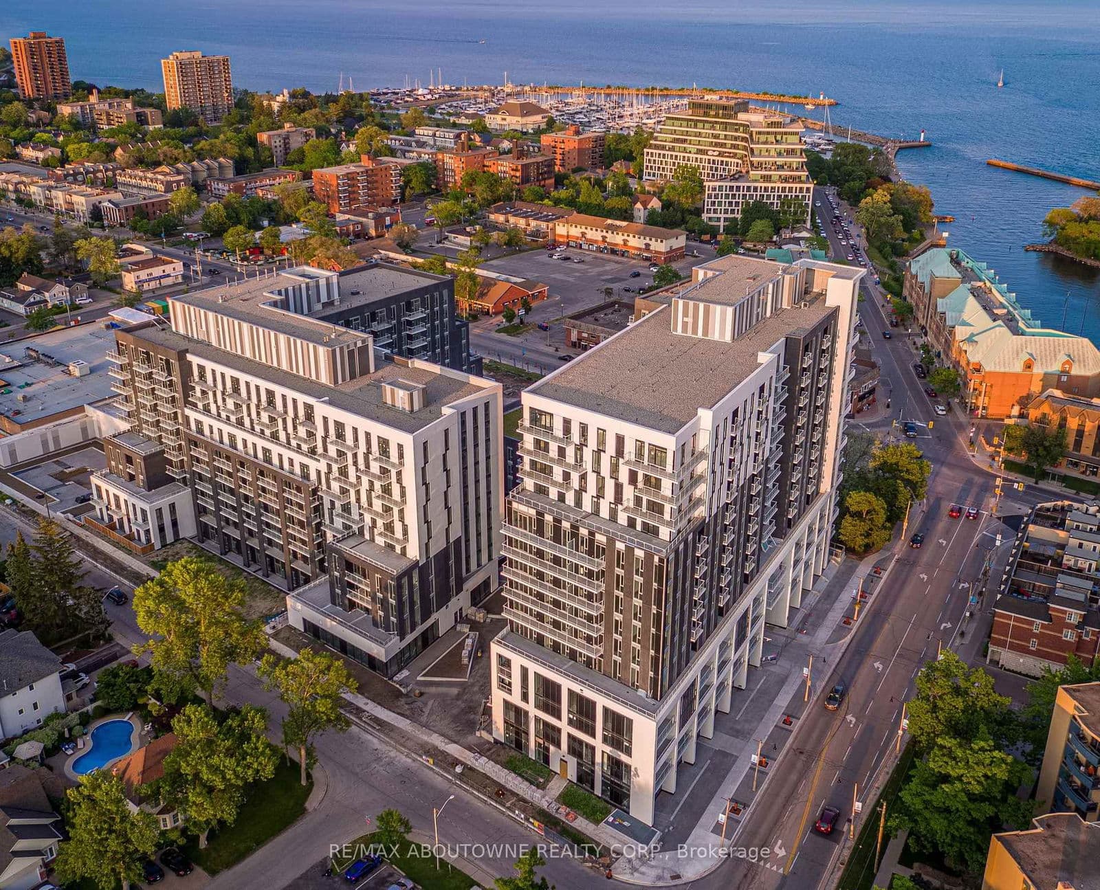 133 Bronte Road, Unit B0822