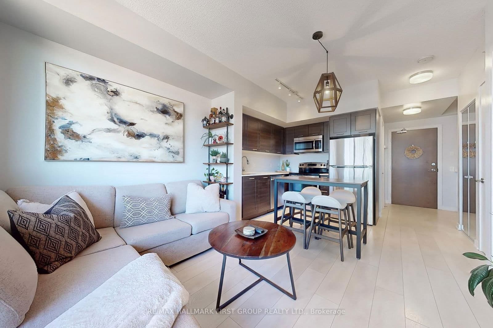 #713 - 2212 Lakeshore Boulevard W