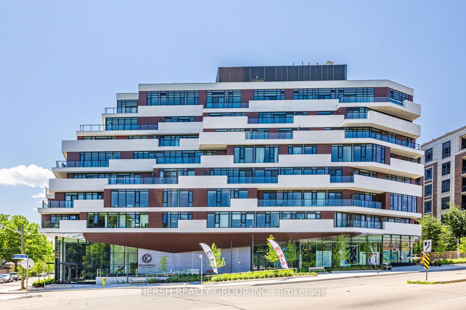 #411 - 160 Kingsway Crescent