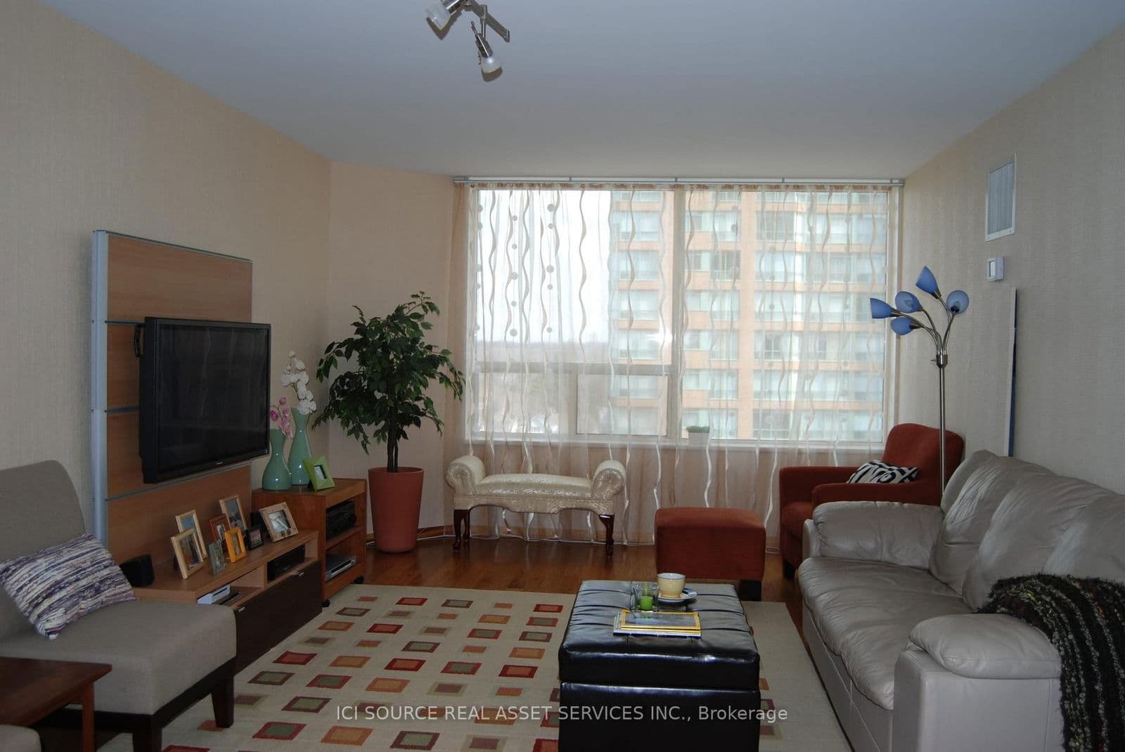 #905 - 1270 Maple Crossing Boulevard