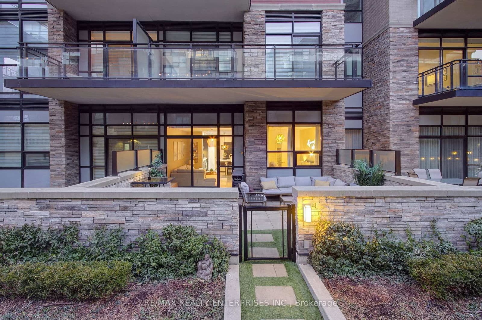 #GR45 - 1575 Lakeshore Road W