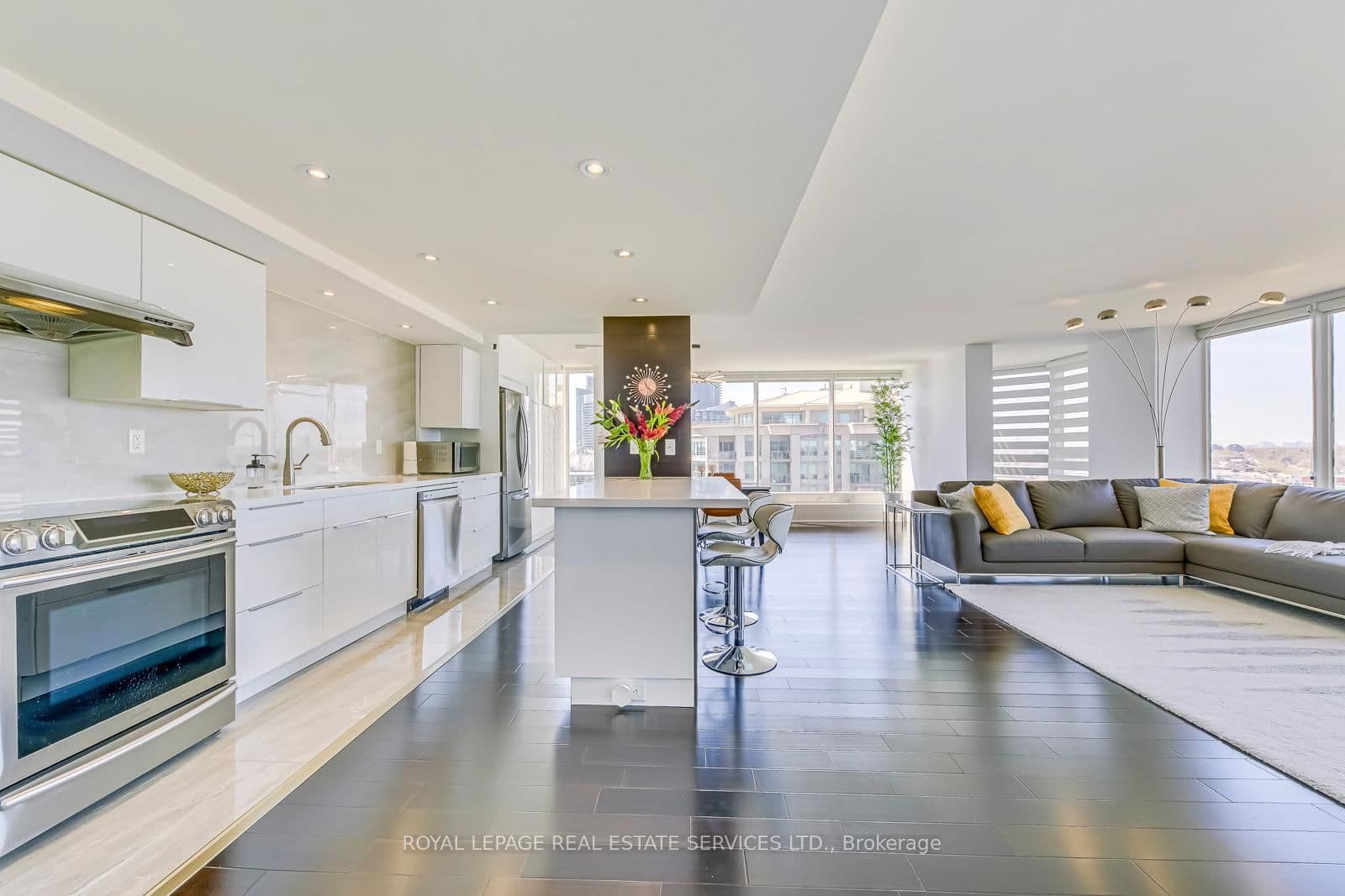 #1607 - 2045 Lake Shore Boulevard W