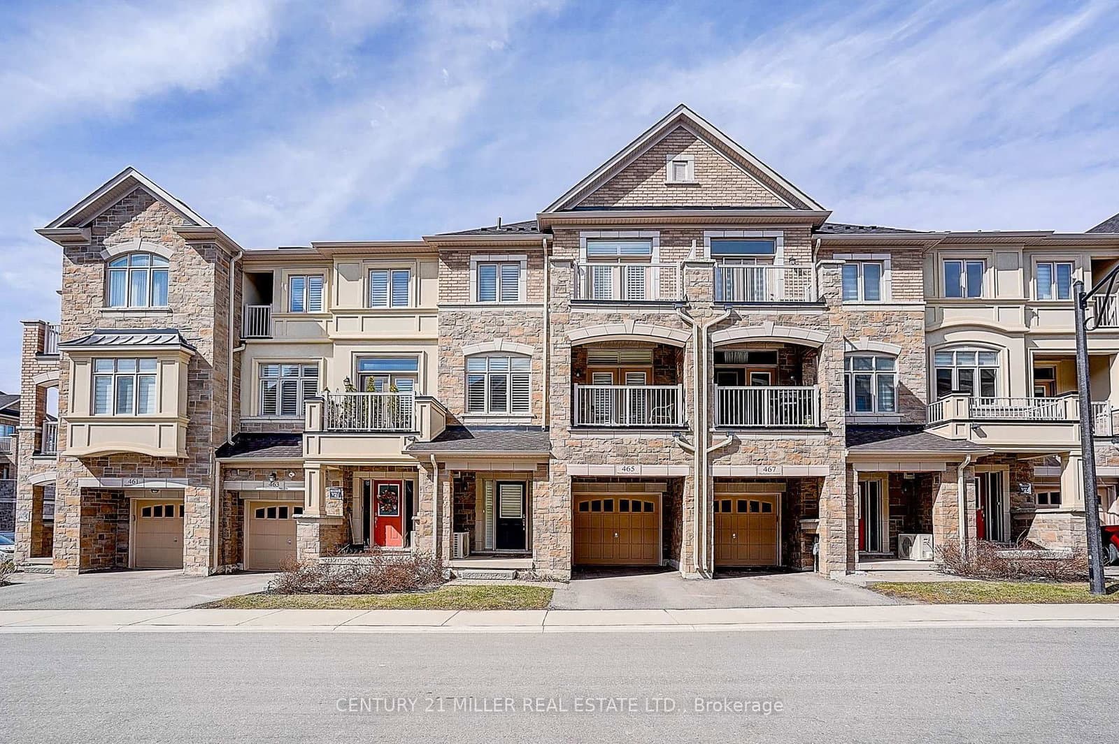 465 Manhattan Common