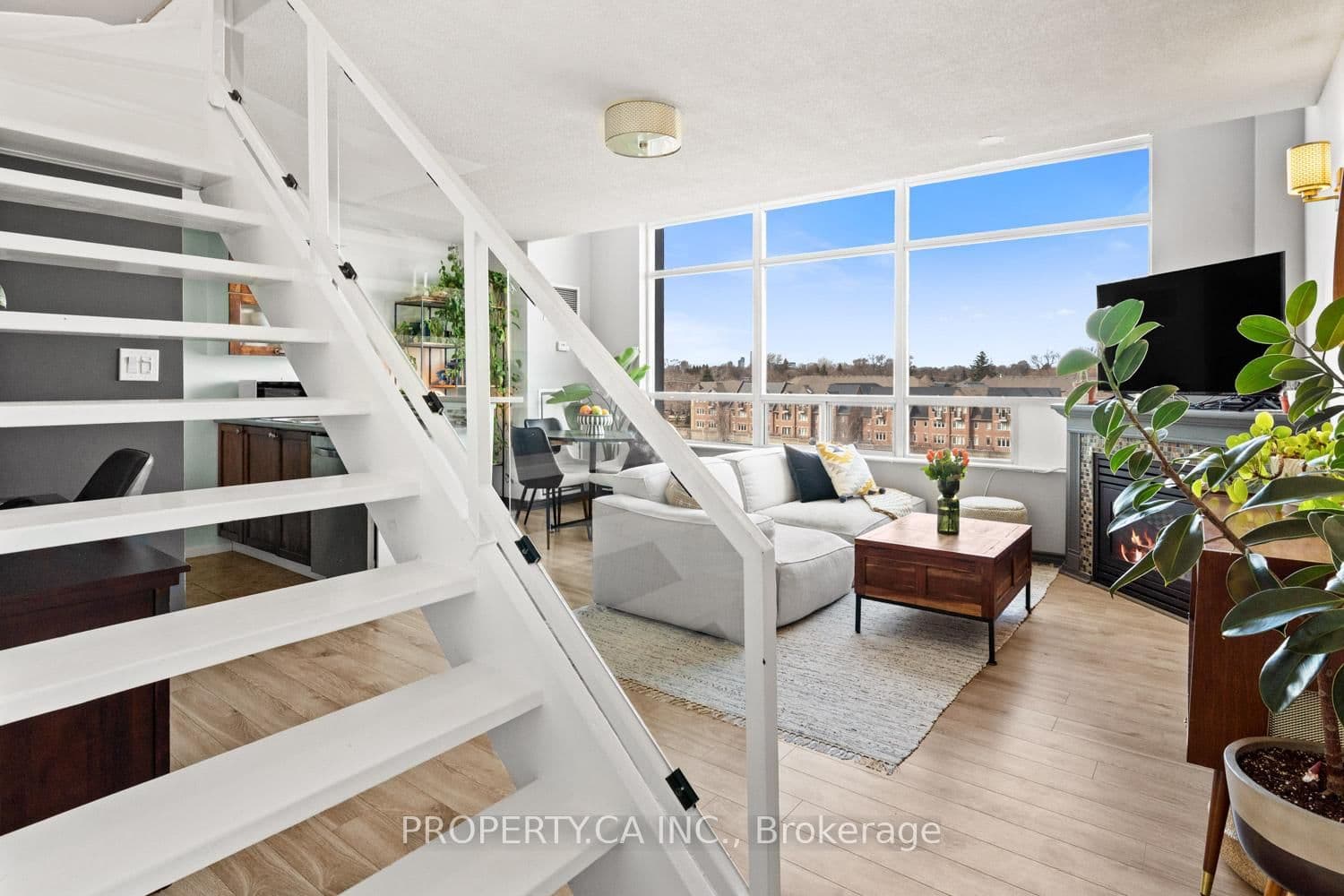 #421 - 200 Manitoba Street