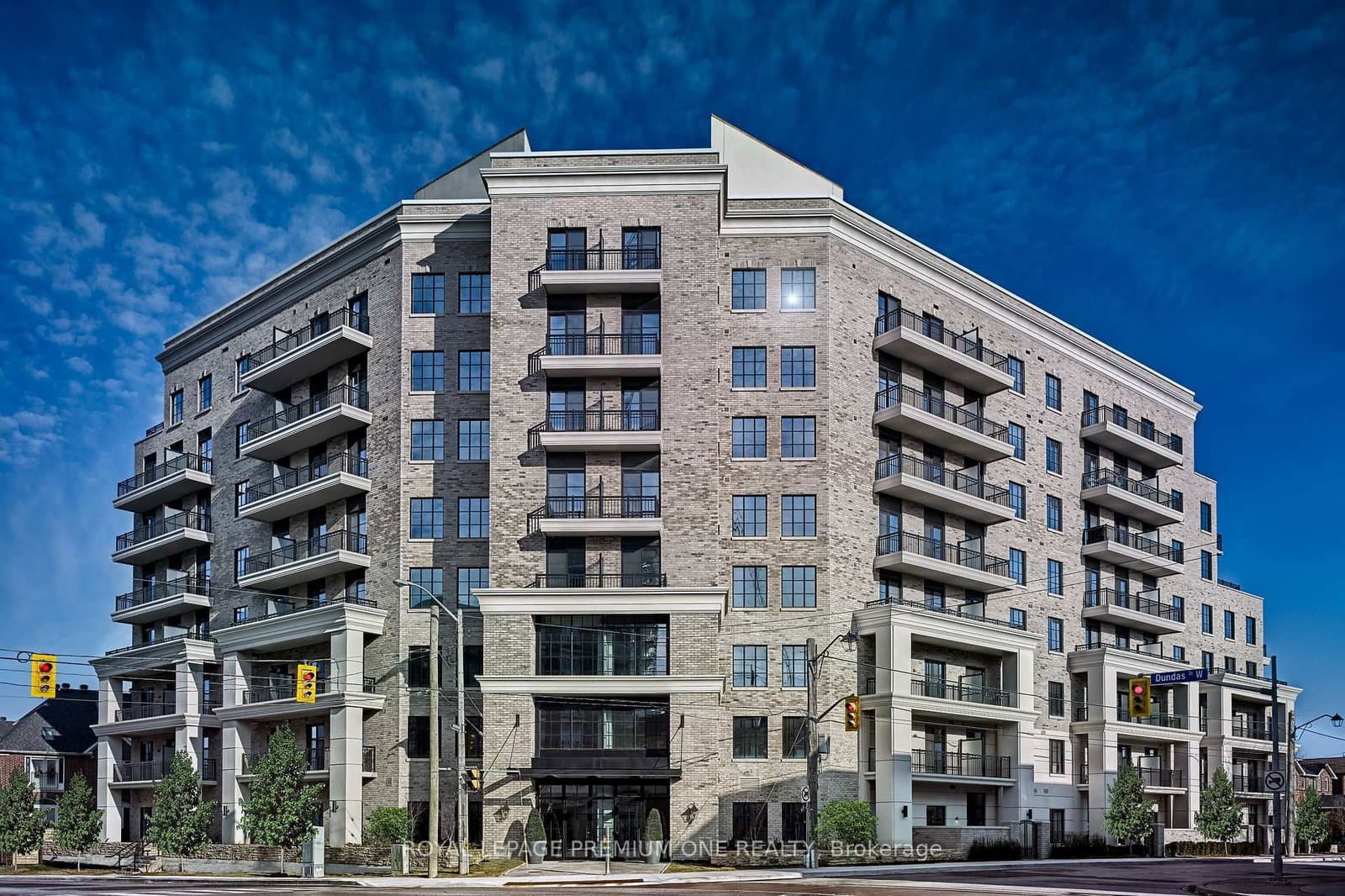#401 - 571 Prince Edward Drive N