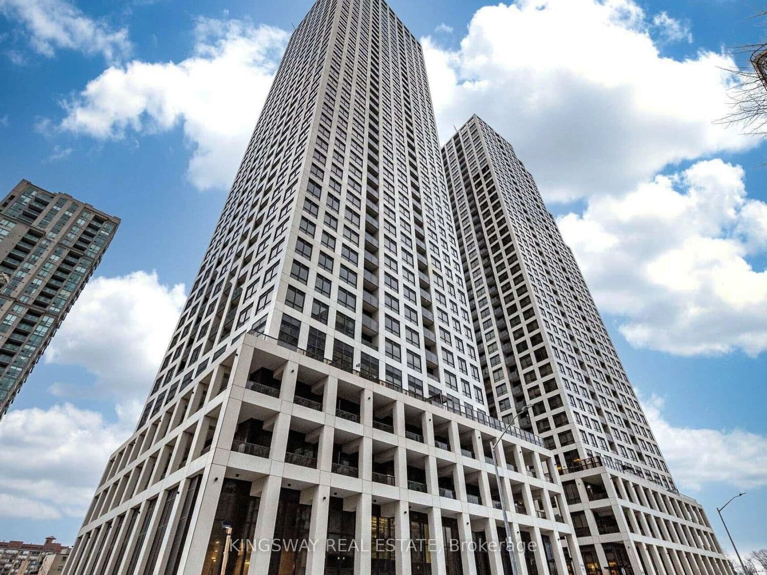 30 Elm Drive, Unit 2105