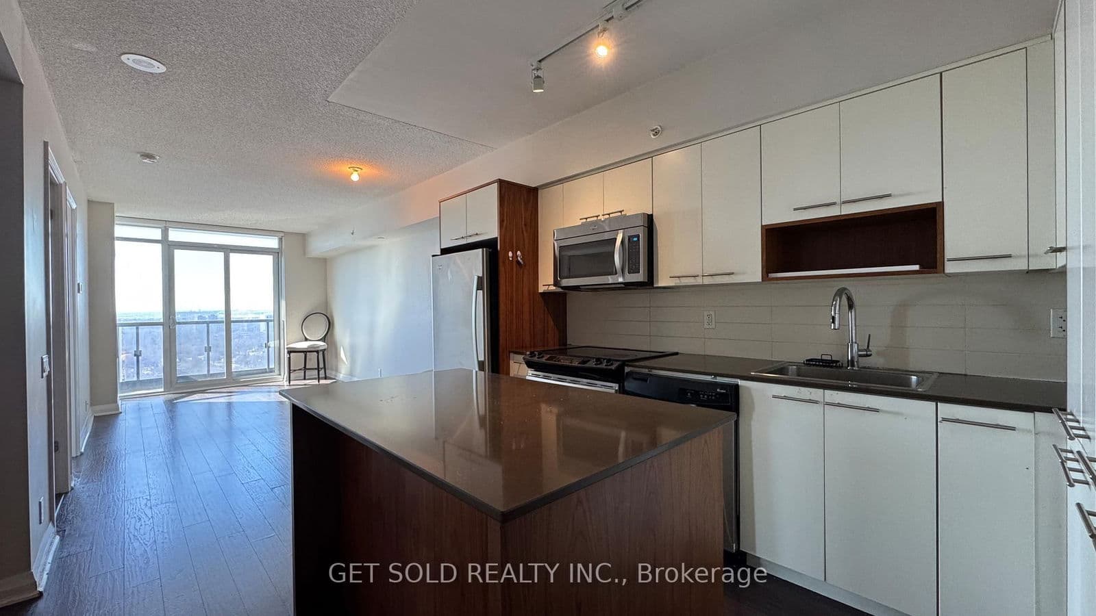 #2708 - 5 Valhalla Inn Road