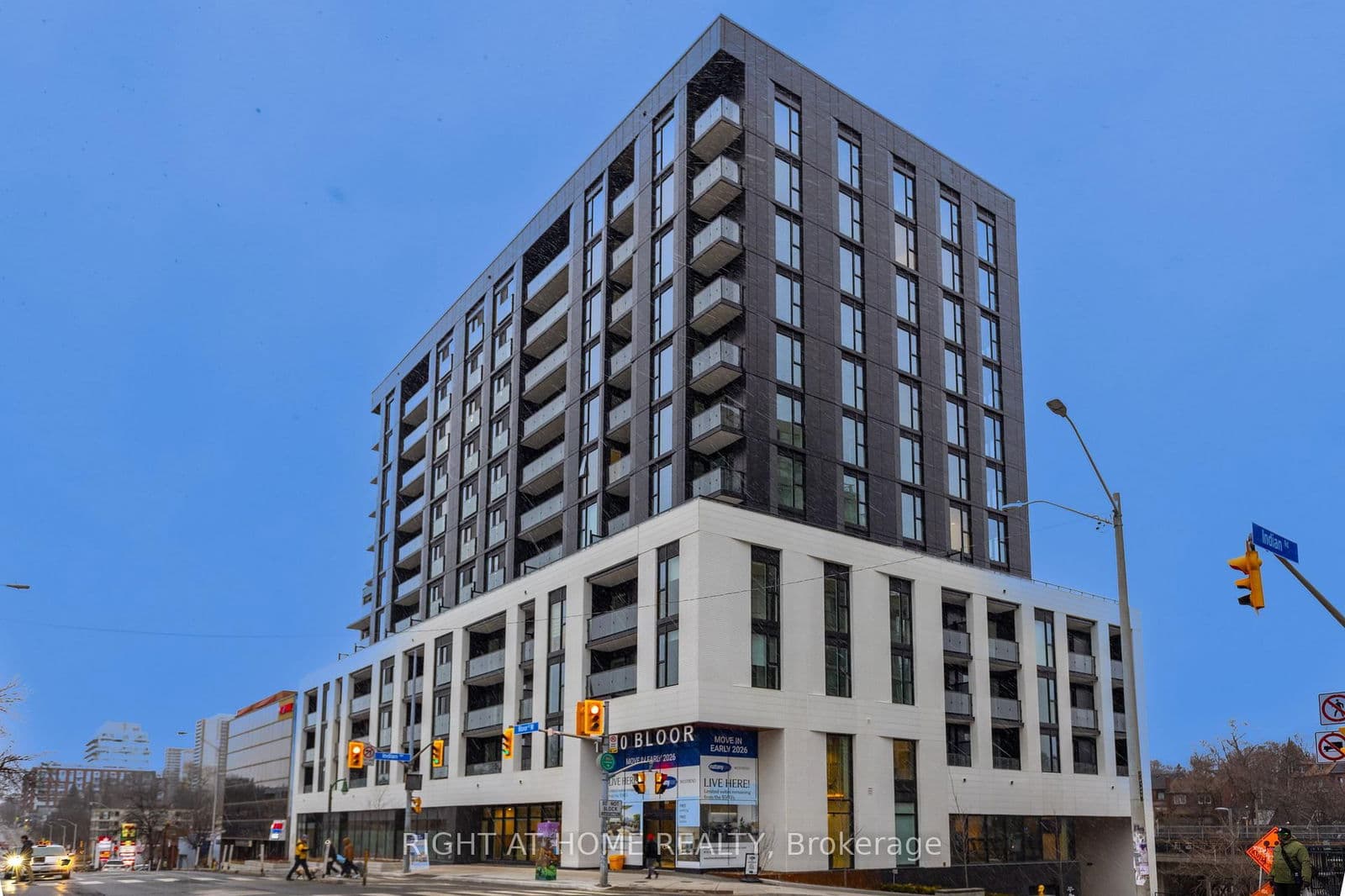 #402 - 1660 Bloor Street W