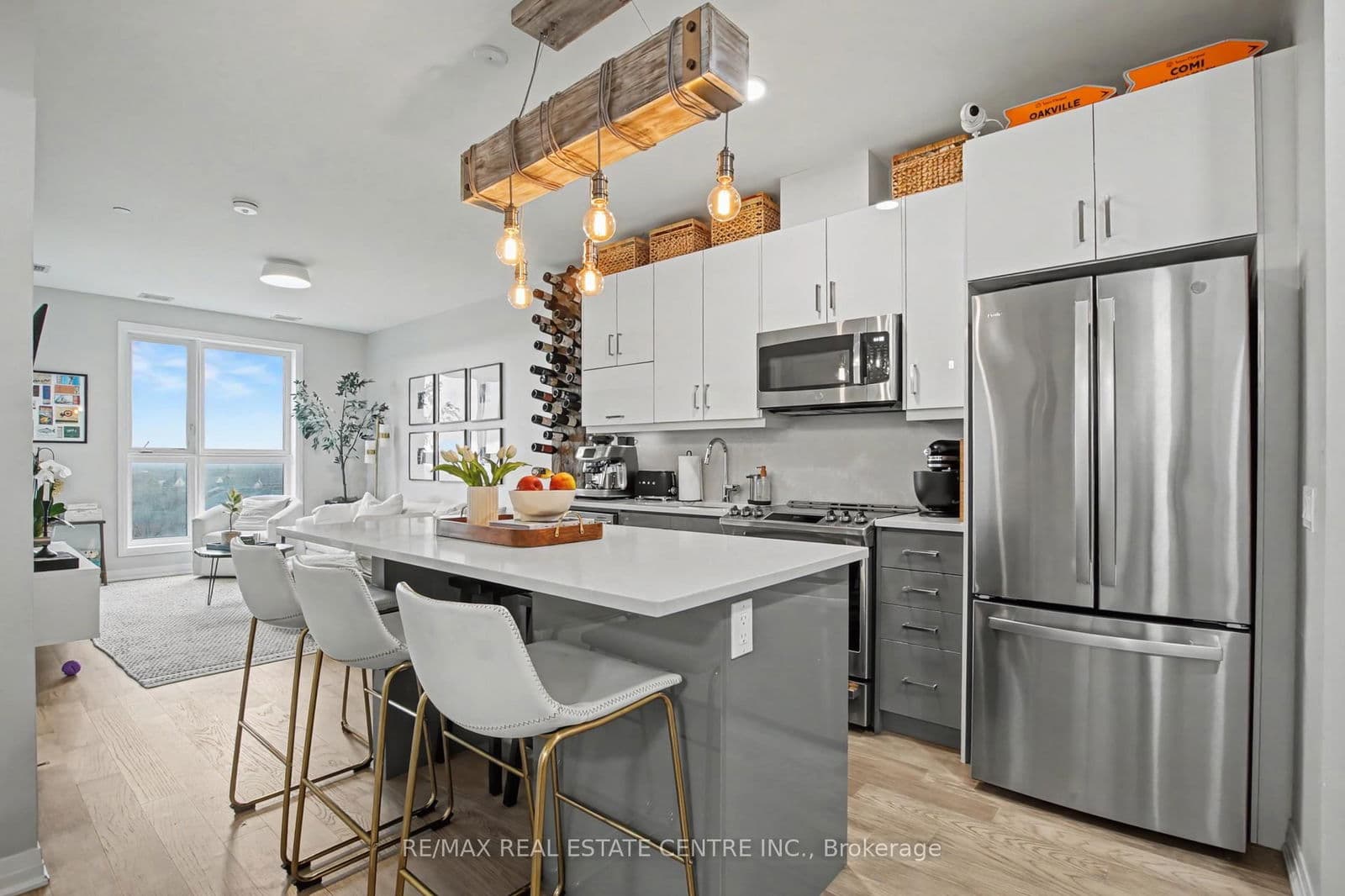 #309 - 95 Dundas Street W