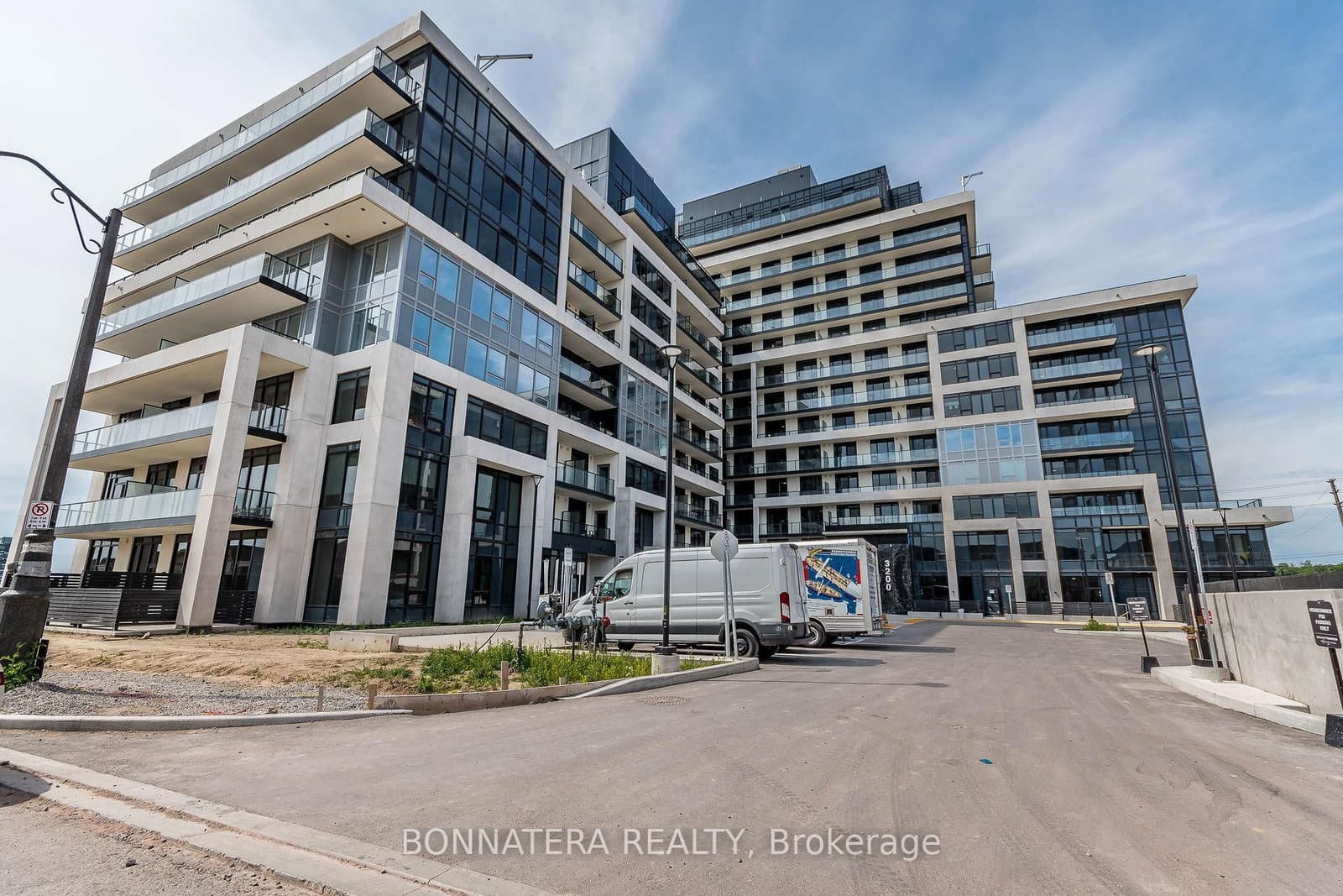 3200 William Coltson Avenue, Unit 421