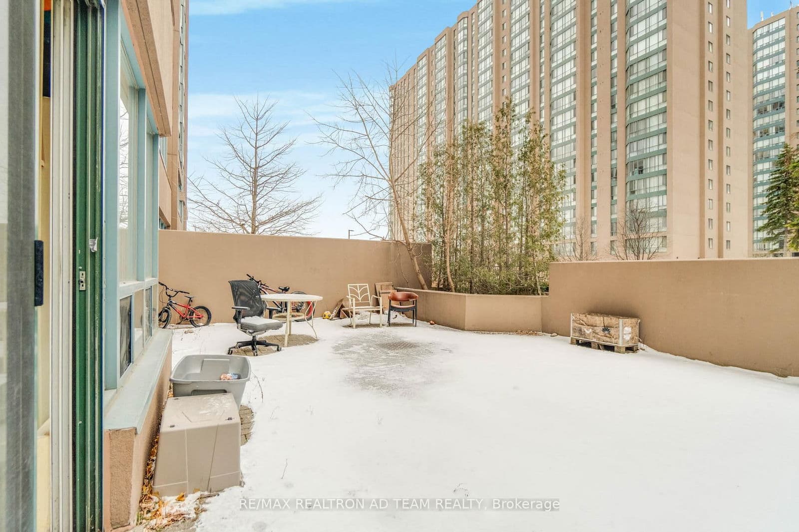 #110 - 115 Hillcrest Avenue