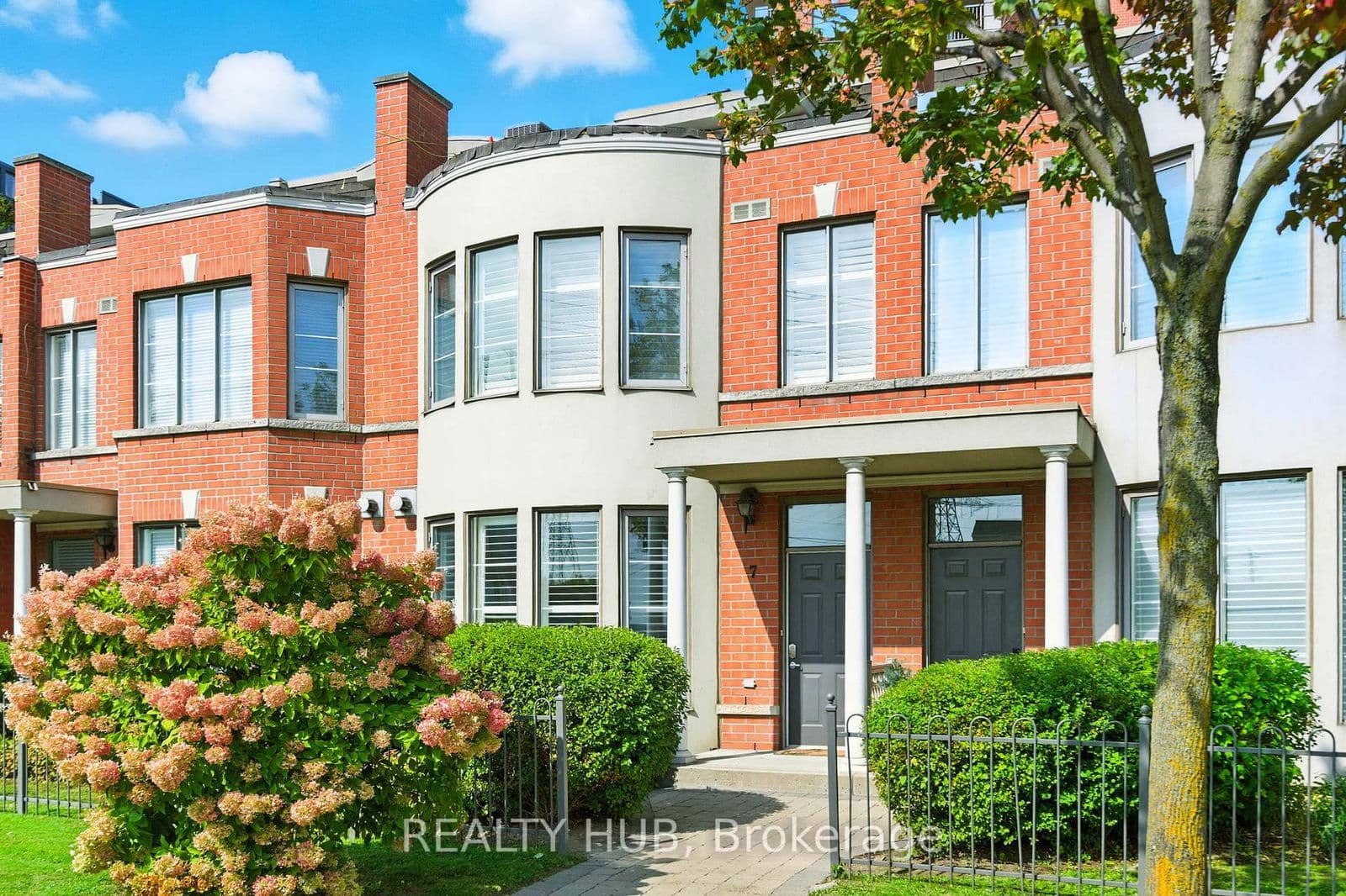 #7 - 442 Maple Avenue