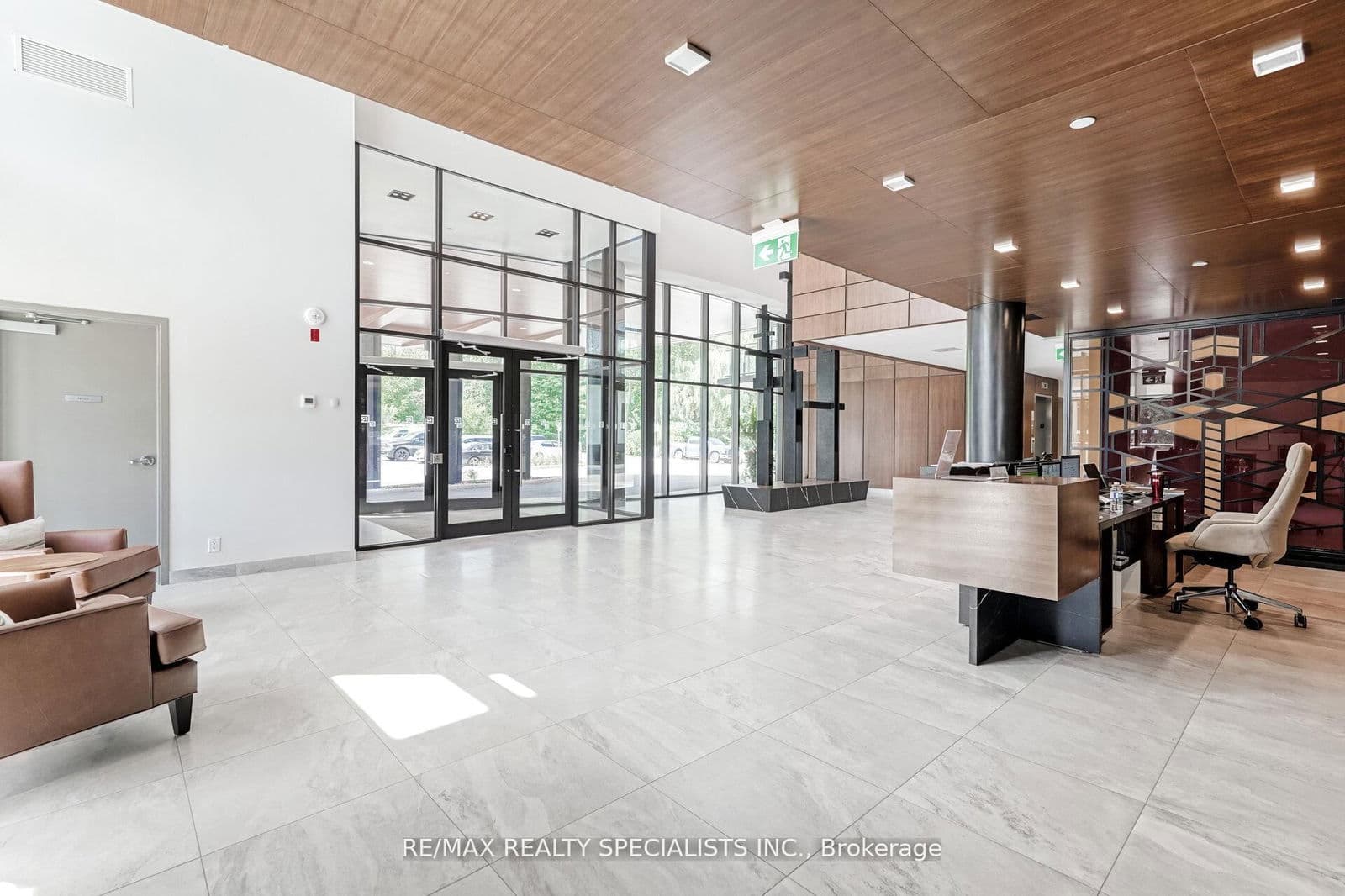 #258 - 1575 Lakeshore Road W