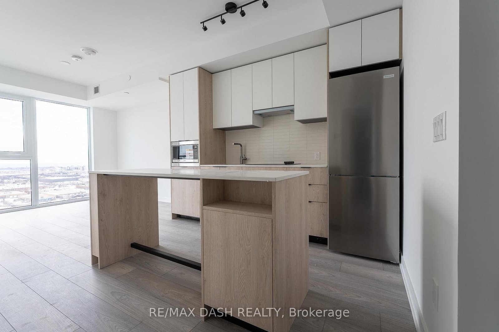 1007 THE QUEENSWAY Avenue, Unit 1606