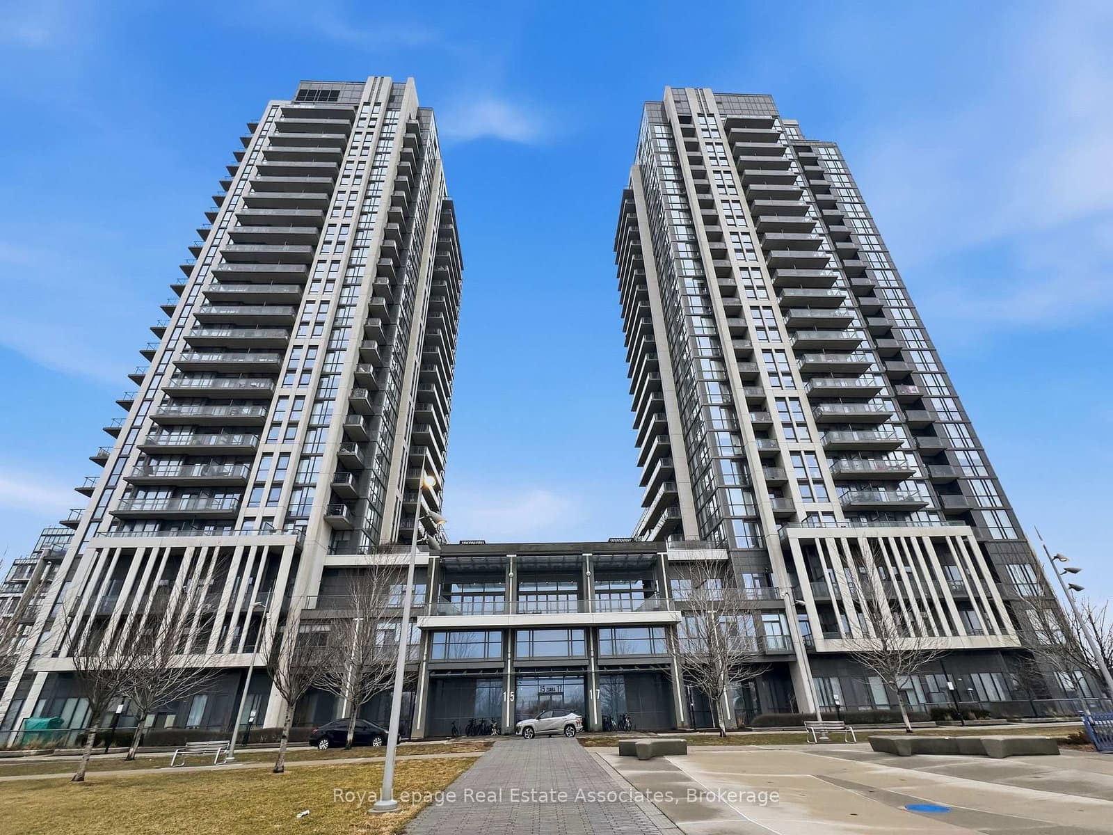 17 Zorra Street, Unit 912