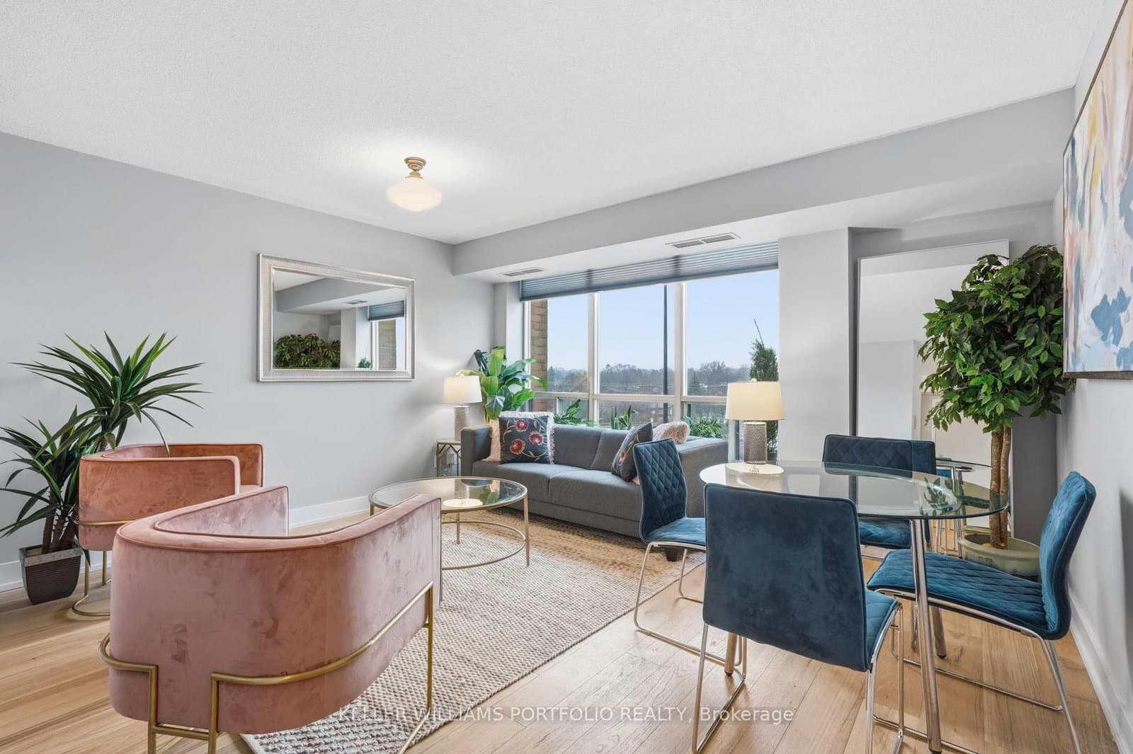 #802 - 190 Manitoba Street